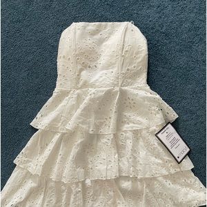 White strapless dress🤍🕊️ floral eyelet fabric, never worn with tags!